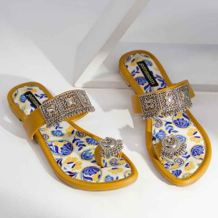 Close-up of Zard Bagh Kolhapuri chappal highlighting craftsmanship and detailing