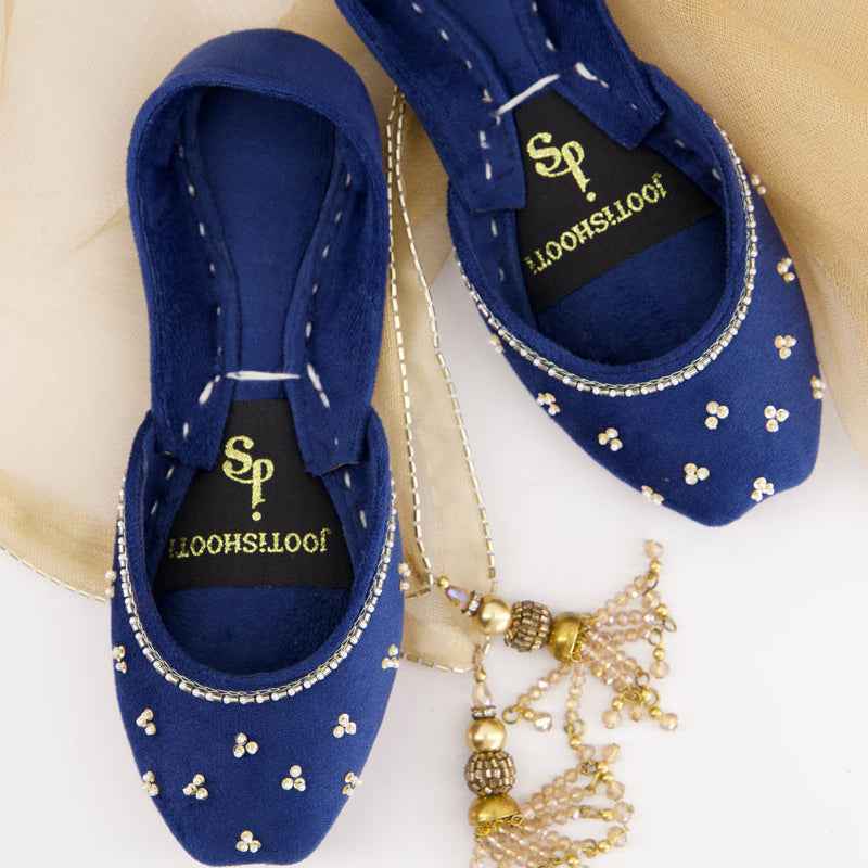Side view of Raqsa Kids Khussa shoes showing smooth design and comfortable fit for girls