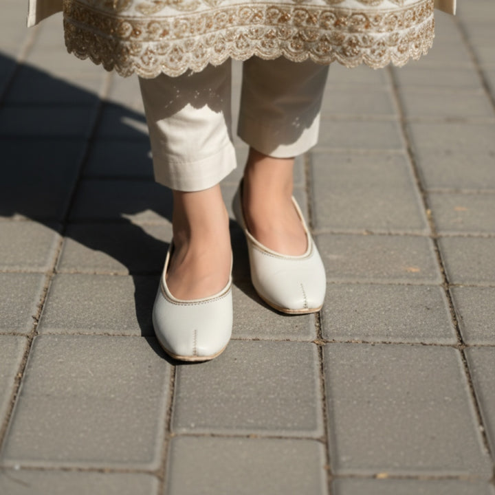 White Zari Khussa