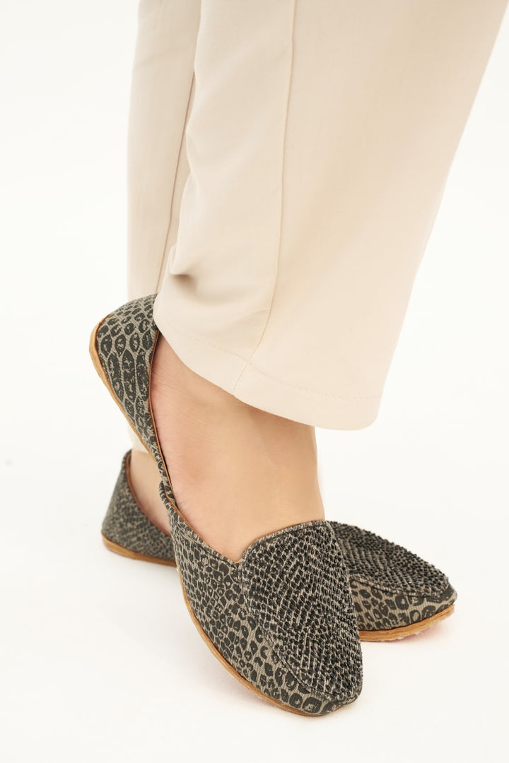 “Close-up of Zesty Khussa shoes highlighting leather texture and ethnic craftsmanship”